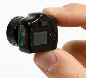 Small Spy Cameras Between Fingers